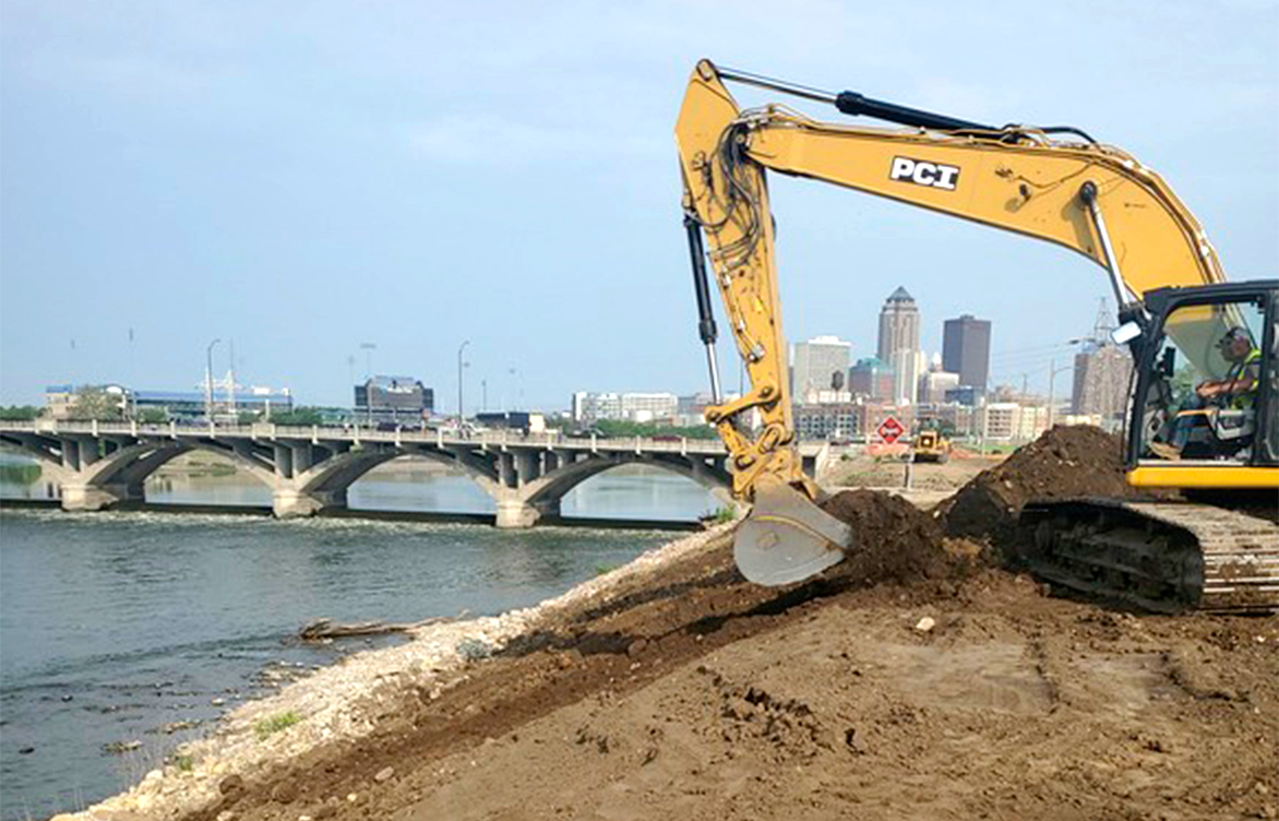 ​​Barr helped enhance flood resiliency by bringing levee systems into compliance with detailed design and construction project management.​